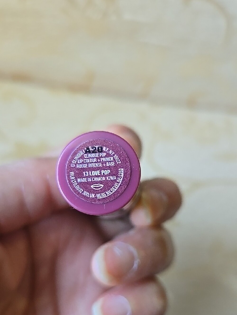 Clinique Lipstick - Love Pop Color - Picture 2 of 3